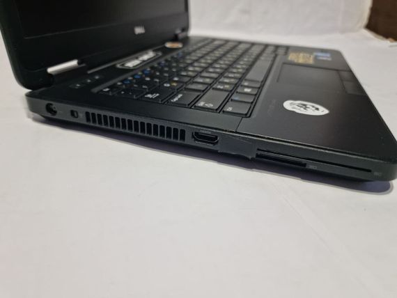 Ноутбук Б-класс Dell Latitude E5440 / 14" (1366x768) TN / Intel Core i7-4600U (2 (4) ядра по 2.1 - 3.3 GHz) / 16 GB DDR3 / 128 GB SSD / nVidia GeForce GT 720M, 2 GB DDR3, 64-bit / WebCam б/у | Зображення 3