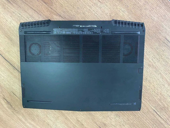 Ноутбук Alienware m15 15,6" IPS 144Hz i7 8750H 16Gb/SSD256+HDD1Tb/ RTX2060-6Gb | Зображення 6