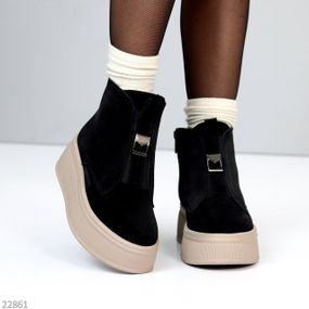 Молодіжні чорні зимові черевики натуральна замша на бежевій платформі 40