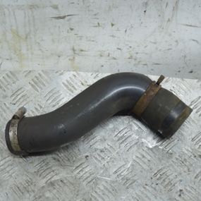 Патрубок інтеркулера 1.6 CRDI Hyundai i30 2007-2012 Шланг системи охолодження Хюндай ай30 282732A601