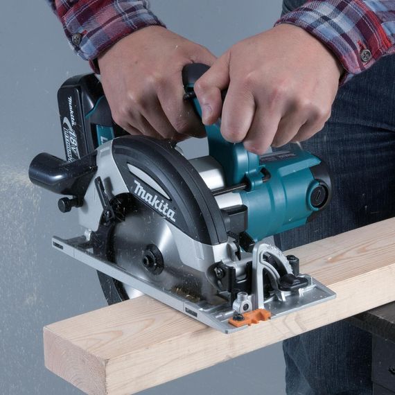 Пила дискова ручна акумуляторна Makita DHS680 BEO1 (165 мм, 5000 хв-1, 57 мм, BL, LXT) | Зображення 7