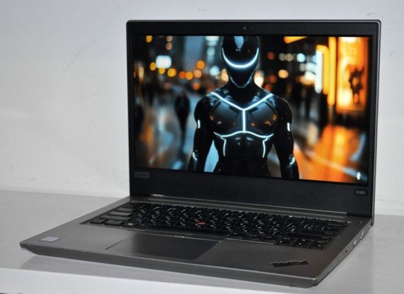 Ноутбук Б-клас Lenovo ThinkPad E480 / 14" (1920x1080) IPS / Intel Core i5-7200U (2 (4) ядра по 2.5 - 3.1 GHz) / 16 GB DDR4 / 480 GB SSD / Intel UHD Graphics 620 / WebCam / Windows 11 Pro б/в | Зображення 1