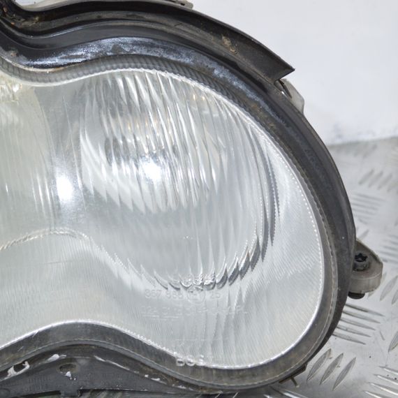 Фара передня права Mercedes C-Class W203 2000-2007 Фара права Мерседес в203 A2038200261 0301166202 | Зображення 2