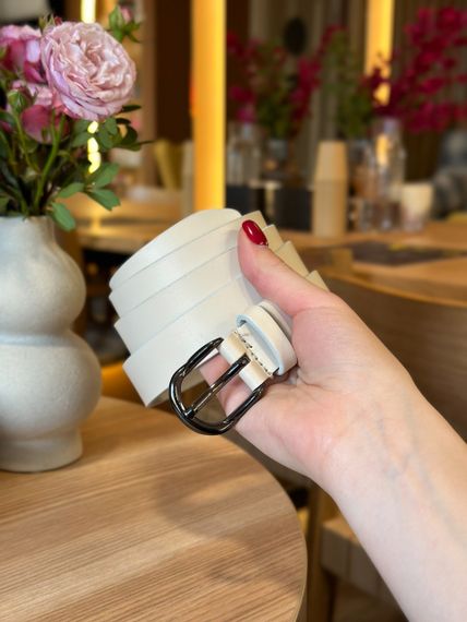 Шкіряний жіночий ремінь в білому кольорі 6231 | Зображення 4