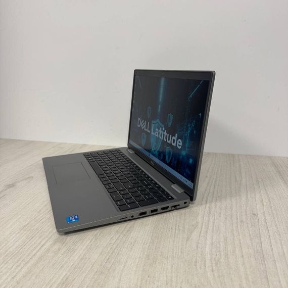 Ультрабук Dell Latitude 5520 / 15.6" (1920x1080) IPS / Intel Core i5-1145G7 (4 (8) ядра по 4.4 GHz) / 8 GB DDR4 / 256 GB SSD / Intel Iris Xe Graphics / WebCam б/у | Зображення 5