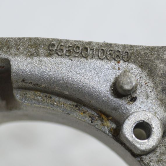 Кронштейн паливного фільтра Ford Focus 1.6tdci (II) 2004-2011 Форд Фокус 9659010680 | Зображення 2