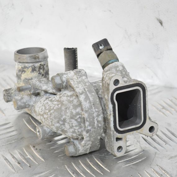 Корпус термостата 1.4 / 1.6 CRDI Hyundai i30 2007-2012 Корпус термостата Хюндай ай30 | Зображення 1