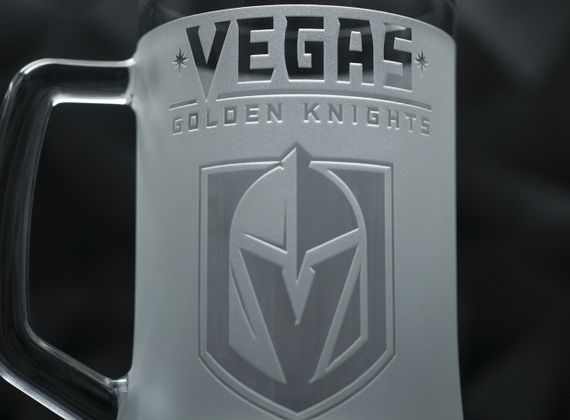 Подарочный бокал для пива 670 мл с гравировкой лого хоккейного клуба НХЛ Вегас | Зображення 3