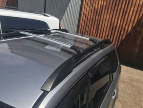 Поперечины на рейлинги с замком (2 шт) до 110 см, черный для Subaru Forester 2008-2013 гг