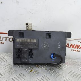 Блок комфорта Mercedes C-Class W203 блок управління передніх правих дверей Мерседес Ц-Клас 2038206426