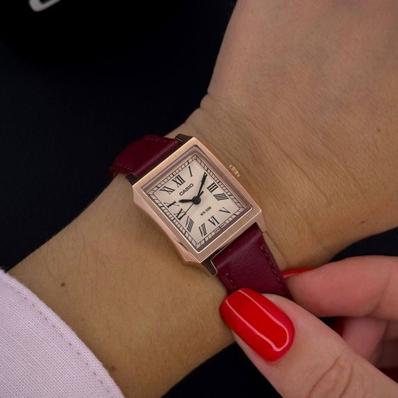 Жіночий годинник Casio LTP-B190RGL-4B з червоним ремінцем та корпусом рожеве золото | Зображення 2