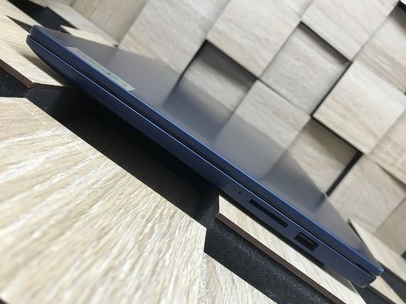Ноутбук Б-класс Lenovo IdeaPad Slim 3 15IRU8 / 15.6" (1920x1080) IPS Touch / Intel Core i5-1335U (10 (12) ядра по 3.4 - 4.6 GHz) / 8 GB DDR4 / 256 GB SSD M.2 / Intel Iris Xe Graphics / WebCam б/у | Зображення 5