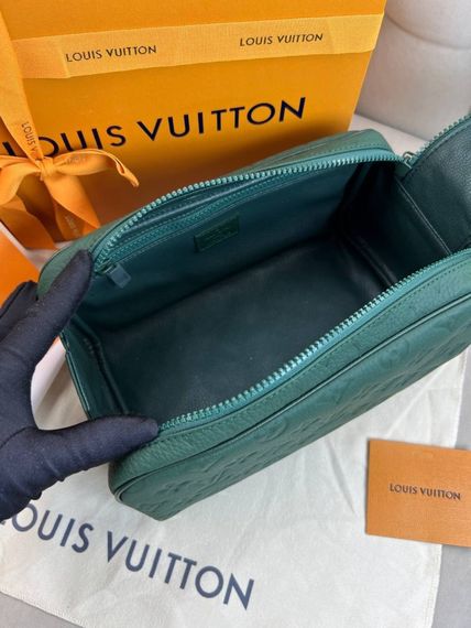 Несесер Louis Vuitton Dopp Kit Taurillon Monogram косметичка зелена c870 | Зображення 3