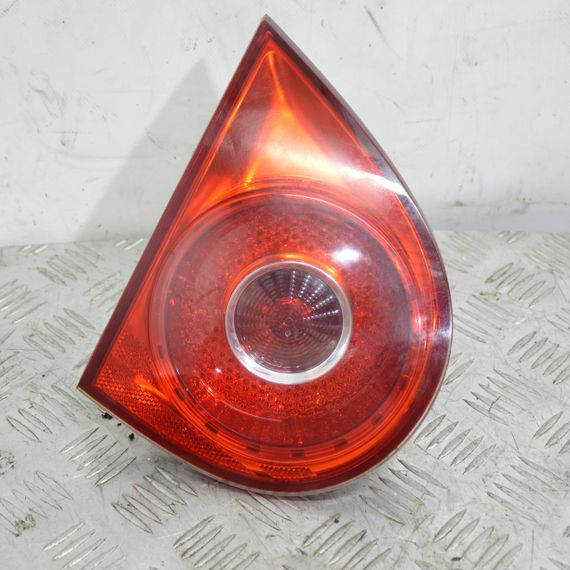 Ліхтар верхній задній лівий Volkswagen Golf V 2003-2009 Ліхтар внутрішній кришки багажника Фольксваген 1K6945107C