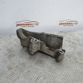 Кронштейн двигуна 2.2 DCI Renault Laguna II Trafic Espace IV лапа опора Рено Трафік Лагуна Еспейс 8200140436