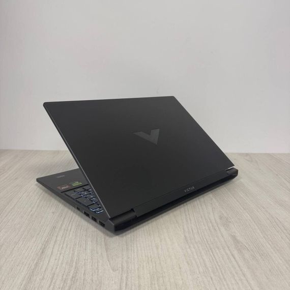 Ігровий ноутбук HP Victus 15-fb3001nr / 15.6" (1920x1080) IPS /  AMD Ryzen Al 7350 (8 (16) ядер по 2.0 - 5.0 GHz)  / 16 GB DDR5 / 512 GB SSD / nVidia GeForce RTX 5060, 8 GB GDDR7, 128-bit / WebCam б/в | Зображення 7