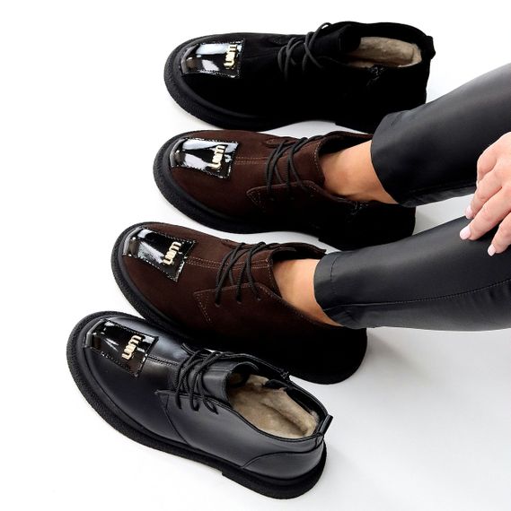 Дизайнерские шоколадные замшевые зимние ботинки с глянцевой вставкой | Зображення 9