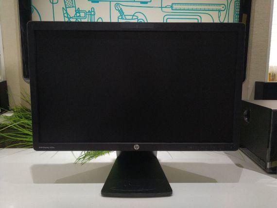Монитор HP EliteDisplay E221c / 21.5" (1920x1080) IPS / DisplayPort, DVI, VGA, USB, Audio / Встроенные колонки (2x 1W) / WebCam / VESA 100x100 б/у | Зображення 1