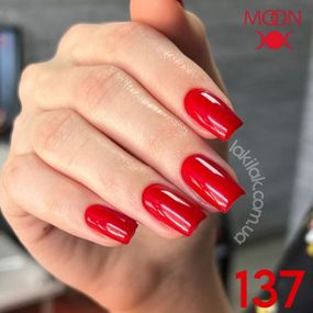 Гель-лак Moon Full №137 класичний червоний 8мл
