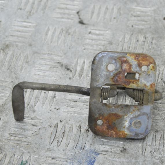 Замок скоба Seat Ibiza IV 2008-2017 Фіксатор гачок капота Сеат Ібіза 4 | Зображення 1