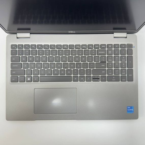 Ультрабук Dell Latitude 5530 / 15.6" (1920x1080) IPS / Intel Core i5-1235U (10 (12) ядер по 3.3 - 4.4 GHz) / 16 GB DDR4 / 512 GB SSD NVMe / Intel Iris Xe Graphics / WebCam б/у + Подарок  Мышка и коврик | Зображення 3
