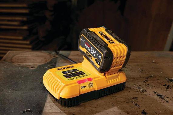 Зарядний пристрій 12А DeWALT DCB117 | Зображення 2