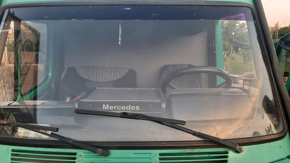 Полка на панель (eco-GREY) для Mercedes T1 (207-410) | Зображення 2