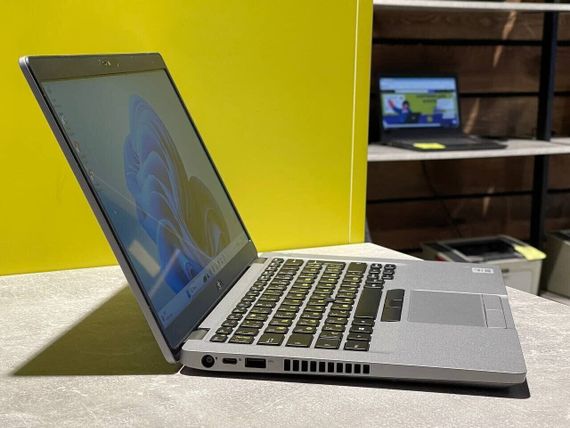 Ультрабук Dell Latitude 5410 / 14" (1920x1080) IPS / Intel Core i5-10210U (4 (8) ядра по 1.6 - 4.2 GHz) / 8 GB DDR4 / 240 GB SSD / Intel UHD Graphics / WebCam б/у | Зображення 4
