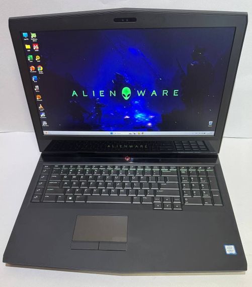 Ігровий ноутбук Dell Alienware 17 R4 / 17.3" (1920x1080) IPS / Intel Core i7-7700HQ (4 (8) ядра по 2.8 - 3.8 GHz) / 32 GB DDR4 / 1000 GB SSD / nVidia GeForce GTX 1070, 8 GB GDDR5, 256-bit / WebCam б/в | Зображення 1