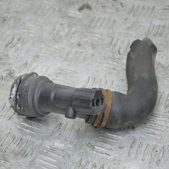 Фланець охолоджувальної рідини Volkswagen Golf Bora Polo 1997-2013 Патрубок муфта трійник Фольксваген 6Q0122291F | Зображення 1