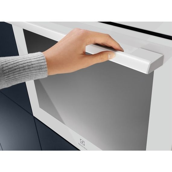 Духова шафа Electrolux електрична EOE8P39WV | Зображення 2