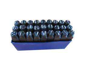 Набір клейм букв.лат.10мм 27 одиниць Ручні ударні клейма призначені для нанесення маркування або нумерації на малотиражну продукцію — це змінне поле шильда або паспортної таблички пристрою. У деяких випадках маркування наносять безпосередньо на тіло ви