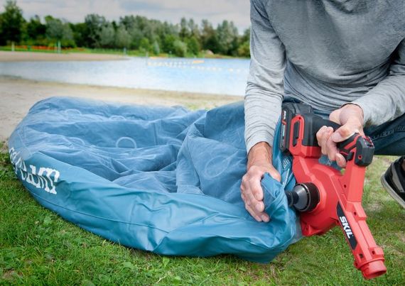 Повітродувка для будівельних робіт акумуляторна безщіткова, SKIL 3161 CB Compact + енергокомплект 3110 АА 11072500102 (акумулятор 2,5 Ah, зарядний пристрій) промо-комплект | Зображення 2