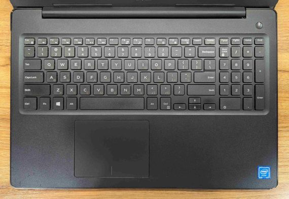 Ноутбук Б-класс Dell Latitude 3590 / 15.6" (1366x768) TN / Intel Celeron 3865U (2 ядра по 1.8 GHz) / 8 GB DDR4 / 240 GB SSD / Intel HD Graphics 610 / WebCam / Windows 10 б/у | Зображення 4