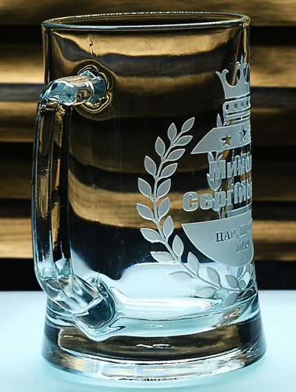 Подарунковий іменний келих для пива 670 мл з гравіюванням імені | Зображення 1