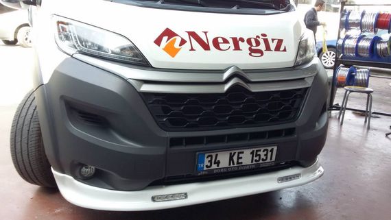 Передняя накладка 2014-2024 (узкая с LED, под покраску) для Citroen Jumper 2007-2024 и 2014-2024 гг | Зображення 6