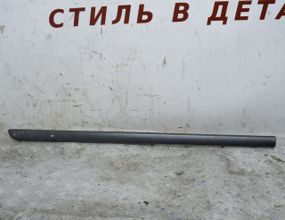 Накладка передніх лівих дверей Renault Laguna III 2007-2015 Молдинг дверей передній лівий Рено 808730001R