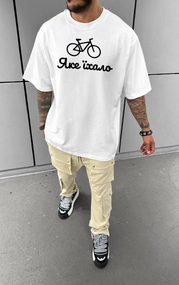 Футболка з мерчем