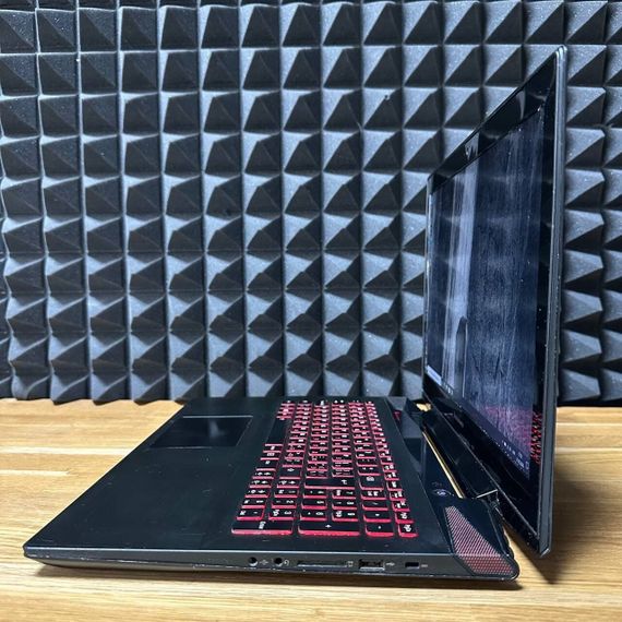 Ігровий ноутбук Б-клас Lenovo Y50-70 / 15.6" (1920x1080) TN / Intel Core i7-4720HQ (4 (8) ядра по 2.6 - 3.6 GHz) / 16 GB DDR3 / 256 GB SSD / nVidia GeForce GTX 960M, 2 GB GDDR5, 128-bit б/в | Зображення 5