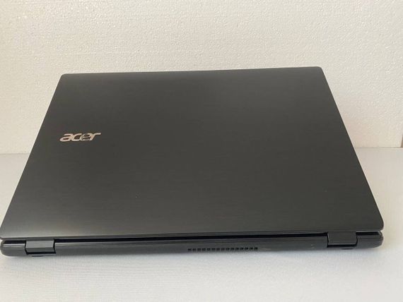 Ноутбук Acer Aspire E5-721 / 17.3" (1600x900) TN / AMD A8-6410 (4 ядра по 2.0 - 2.4 GHz) / 12 GB DDR5 / 240 GB SSD / AMD Radeon R5 Graphics / WebCam б/у | Зображення 6