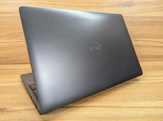 Ультрабук Б-клас Dell Latitude 5500 / 15.6" (1920x1080) IPS / Intel Core i7-8665U (4 (8) ядра по 1.9 - 4.8 GHz) / 8 GB DDR4 / 256 GB SSD / Intel UHD Graphics / USB Type-C / Windows 10 б/в + Подарунок Флеш-накопичувач USB 32 ГБ | Зображення 6
