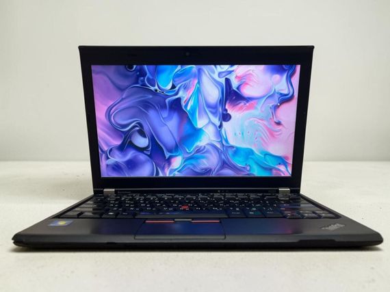 Нетбук Б-клас Lenovo X220 / 12.5" (1366x768) TN / Intel Core i5-2520M (2 (4) ядра по 2.5 - 3.2 GHz) / 4 GB DDR3 / 120 GB SSD / Intel HD Graphics 3000 / WebCam б/в | Зображення 1