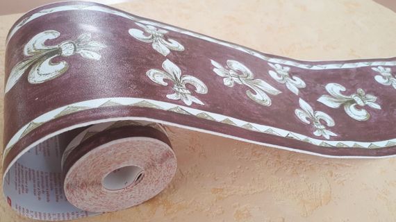 Пленка самоклеящаяся бордюрная 10,6х1000cm водостойкая герольдические лилии на бордовом фоне | Зображення 2