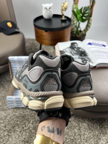 Чоловічі кросівки ASICS Gel-NYC Grey Beige Brown (замша , текстиль) 44 28 | Зображення 1