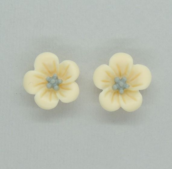 Сережки дитячі кліпси для вух без пробивання вуха Liresmina Jewelry "Квіткова Пишність" бежеві | Зображення 1