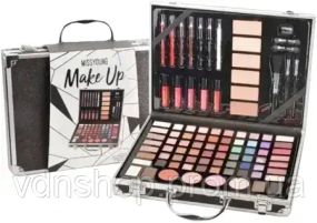 Набор косметики для макияжа в кейсе missyoung GM20250 makeup set black