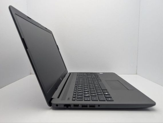 Ноутбук HP 250 G6 / 15.6" (1920x1080) TN / Intel Core i3-7020U (2 (4) ядра по 2.3 GHz) / 8 GB DDR4 / 128 GB SSD / Intel HD Graphics 620 / WebCam / DVD-ROM б/в | Зображення 3
