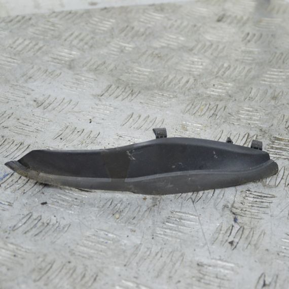 Накладка під лобове скло права Renault Laguna III 2007-2015 Жабо лобового скла права Рено 668620006R