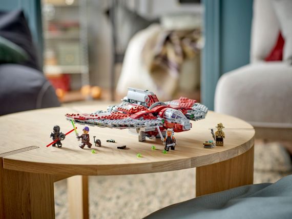 Конструктор LEGO Star Wars™ Шатл джедаїв T-6 Асоки Тано (75362) | Зображення 1