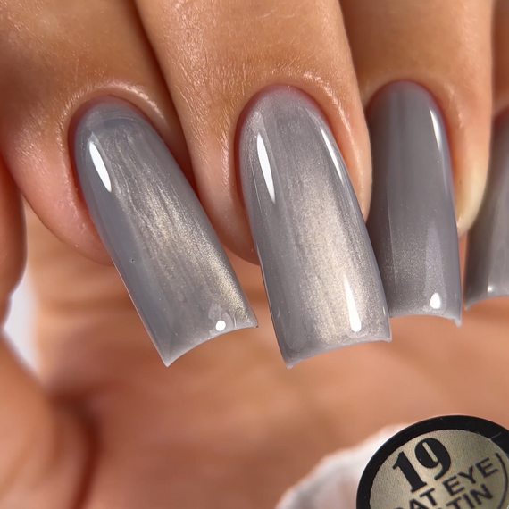 Гель-лак сатиновая кошка Crooz №19 Satin Cat (молочно-серый) 8мл | Зображення 1